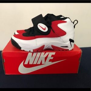 Men Nike Air Mission sz 10.5